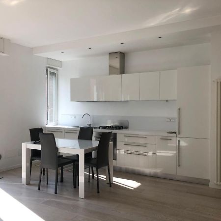 Bright & Spacious Apartment Near Navigli - Ponti Milão Exterior foto