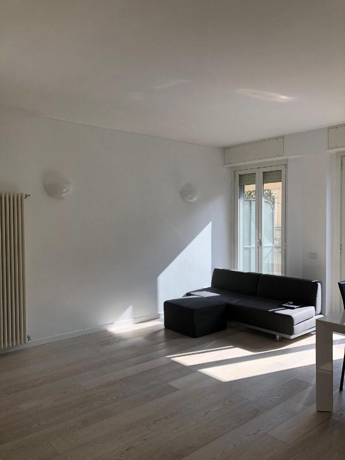 Bright & Spacious Apartment Near Navigli - Ponti Milão Exterior foto