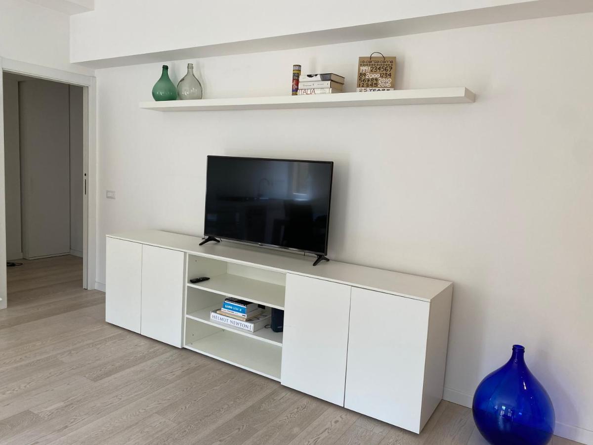 Bright & Spacious Apartment Near Navigli - Ponti Milão Exterior foto