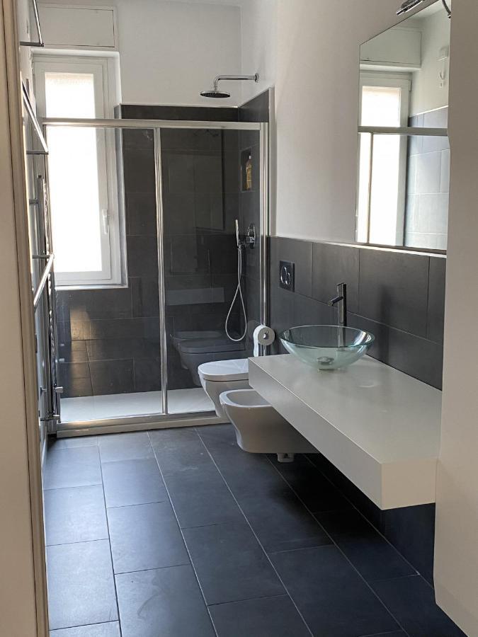 Bright & Spacious Apartment Near Navigli - Ponti Milão Exterior foto
